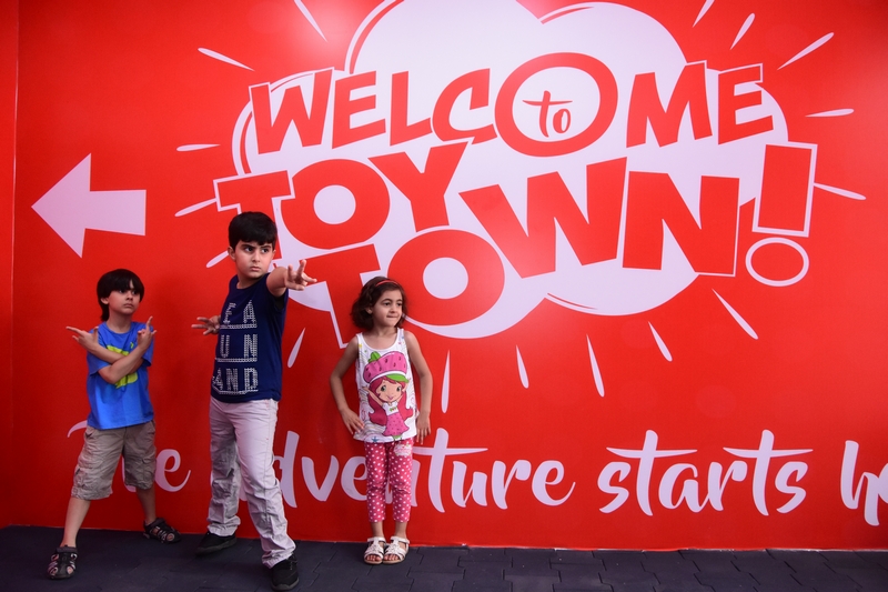 Toy Town Grand Opening-Wall of Fame